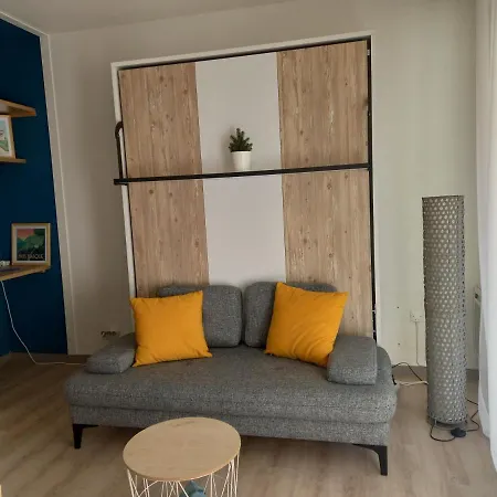 Apartment Studio Gaindegia*terrasse*centre*parking* Cambo-les-Bains